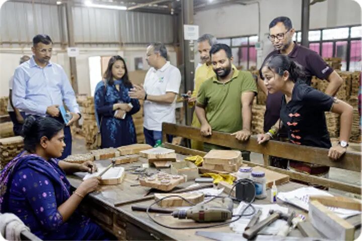 Innovators at work in a hands-on workshop at FIF